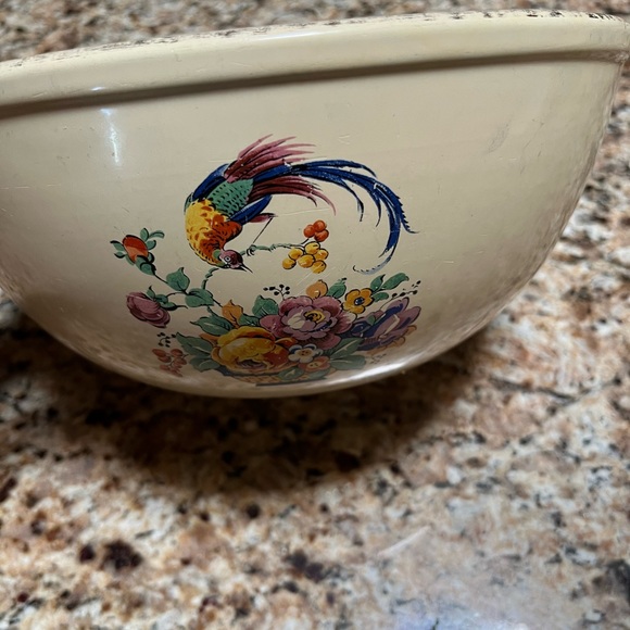 9 1/2" Homer Laughlin Mixing Bowl Cream with Bird & Florals - Picture 1 of 4